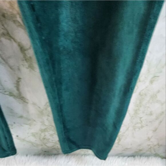 LuLaRoe Soft Green Ribbed Leggings - Picture 5 of 14